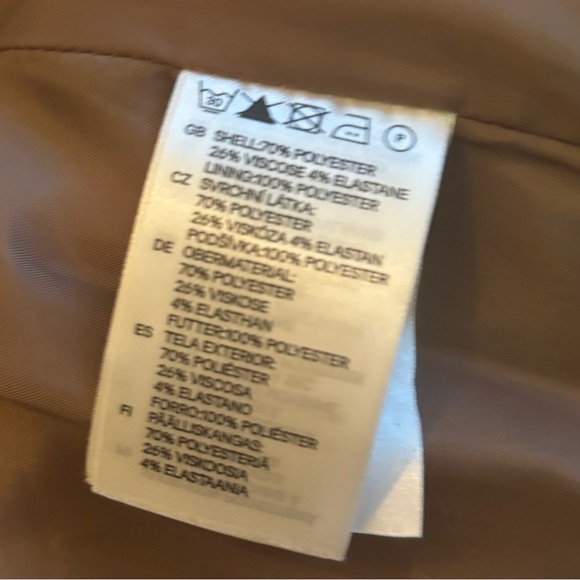 The perfect neutral blazer by H&M size 10 - Picture 9 of 9